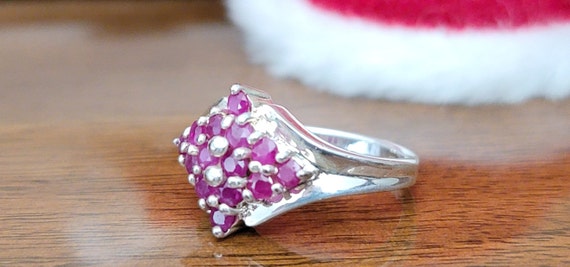 Vintage 1970s Sterling Silver Ruby Cluster Ring -… - image 1