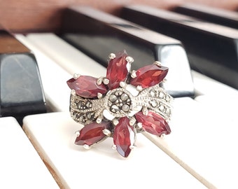 Sterling Silver Ring With Garnets And Marcasite - Vintage Garnet Ring In Sterling Silver  - Sterling Silver Ring