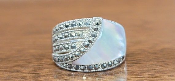 Sterling Silver Ring With Mother Of Pearl And Mar… - image 2