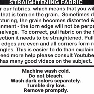 Peut inclure: Texte noir et blanc sur fond blanc avec des instructions sur la fa&ccedil;on de redresser le tissu. Le texte indique "STRAIGHTENING FABRIC" et comprend des instructions sur la fa&ccedil;on de redresser le tissu, ainsi que des instructions de lavage. Les instructions de lavage comprennent "Machine wash cold", "Do not bleach", "Wash dark colors separately", "Tumble dry low", and "Remove promptly."