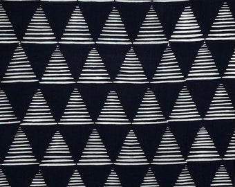 TRIANGLE GRID Batik - lsbc-2710 Black & White 1 Yard Cut