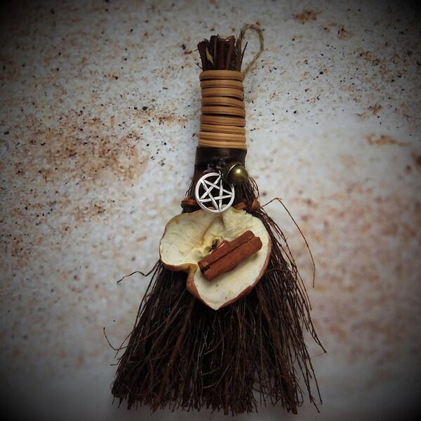 CINNAMON APPLE Broom Besom w / Real Apple Slice, Natural Cinnamon Scent, Handcrafted, Natural Materials, Wicca, Witchcraft, Pagan 6"