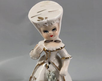 Bonnet Lady Figur