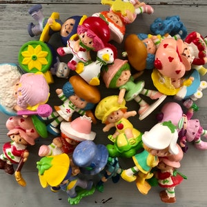 Strawberry shortcake figurines deals