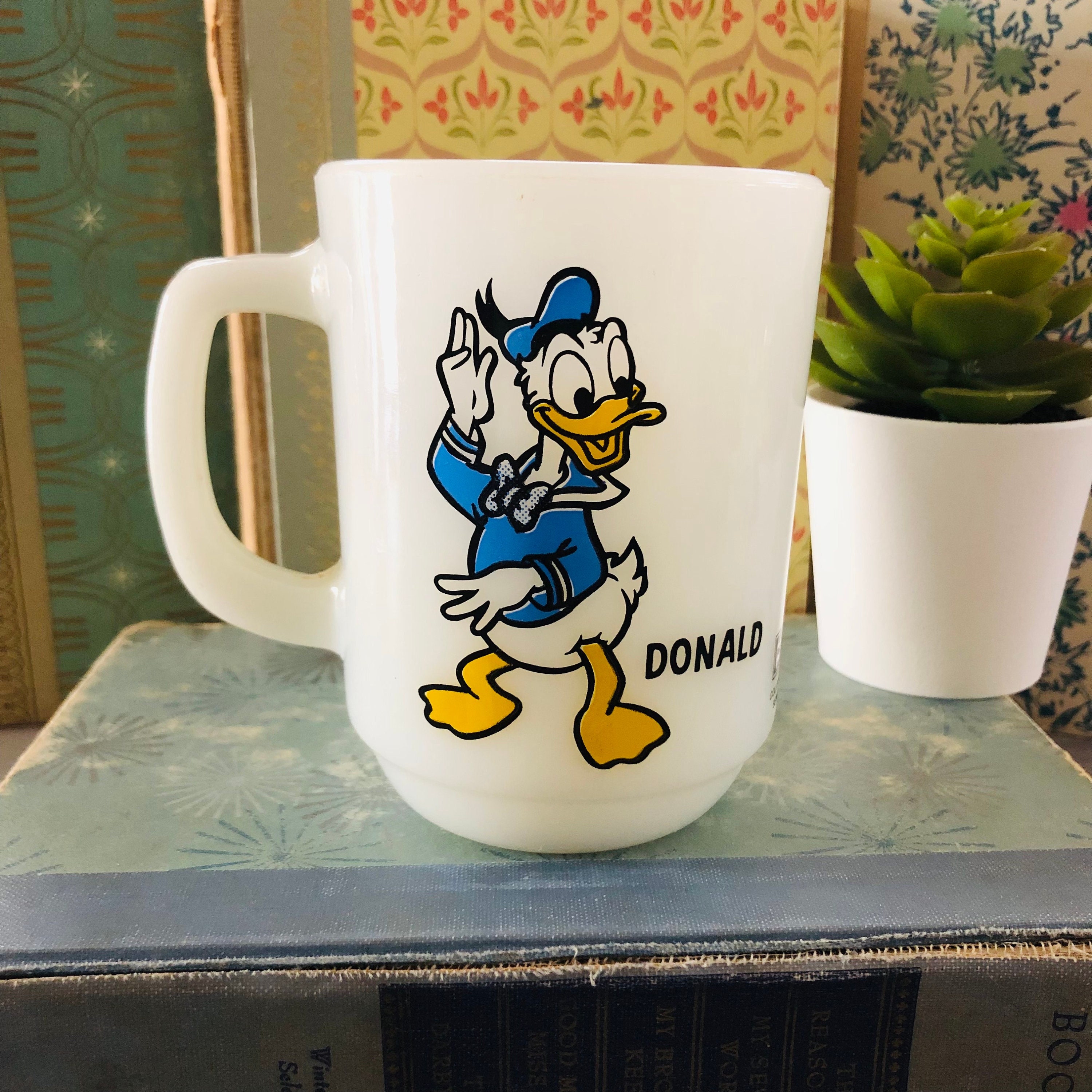 Vintage 1970's Donald Duck Anchor Hocking Milk Glass Mug Retro Disney  Coffee Cup Vintage Fire King Donald Duck Mickey Mouse Mug 