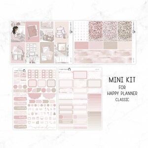 Puede incluir: Un kit de mini pegatinas rosa y marr&oacute;n para Happy Planner Classic. El kit incluye una variedad de pegatinas, incluyendo cajas, corazones y un calendario. El kit tambi&eacute;n incluye un conjunto de pegatinas con los d&iacute;as de la semana y la palabra "fin de semana".