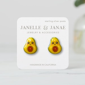 Niedliche Avocado Ohrringe | Niedliche Avocado Ohrringe | Freund Geschenk | Lustige Ohrringe | Entzückende Avocado Ohrringe | Hypoallergen | Sterling Silber