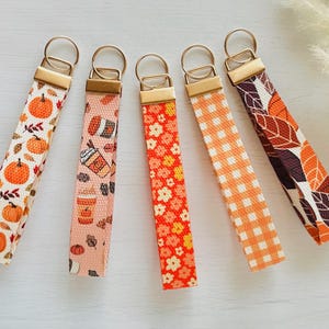 Llavero de muñeca con cordón de otoño / Llavero de muñeca de Acción de Gracias / Llavero de muñeca de otoño / Correa para llavero de calabaza / Lindo llavero / Regalo bohemio de moda