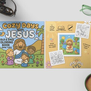 K&ouml;nnte beinhalten: Zwei Malb&uuml;cher werden gezeigt. Das erste Buchcover lautet "Cozy Days with Jesus" und "Bold & Easy Coloring Book". Das zweite Buch enth&auml;lt Illustrationen von Jesus und den Text "Great activity for ALL AGES!" und "40 Pictures ready to color!"