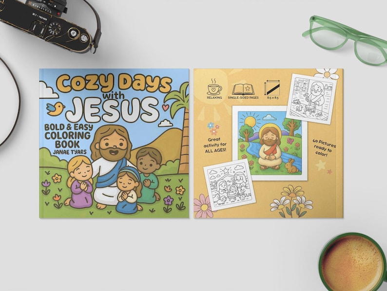 K&ouml;nnte beinhalten: Zwei Malb&uuml;cher mit dem Titel "Cozy Days with Jesus" werden gezeigt. Das erste Buch hat einen blauen Einband mit Illustrationen von Jesus und Kindern. Das zweite Buch hat einen gelben Einband mit Ausmalbildern.