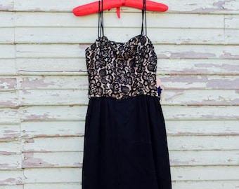 1950s/early 60s midcentury black and lace cocktail dress taffeta and rayon xs extra small