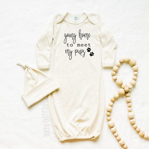Going Home to Meet My Pups Coming Home Outfit, Dog Lover Gown Set with Name, Baby Sleeper Gown with Name, Knot Hat, Hospital Baby Outfit