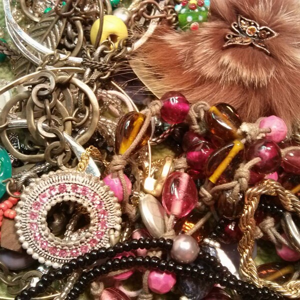 2 Lbs 11 oz Junk Jewelry for Repurpose & Crafting, Vint to Cont. ~ Nice Wearable Items, Too!