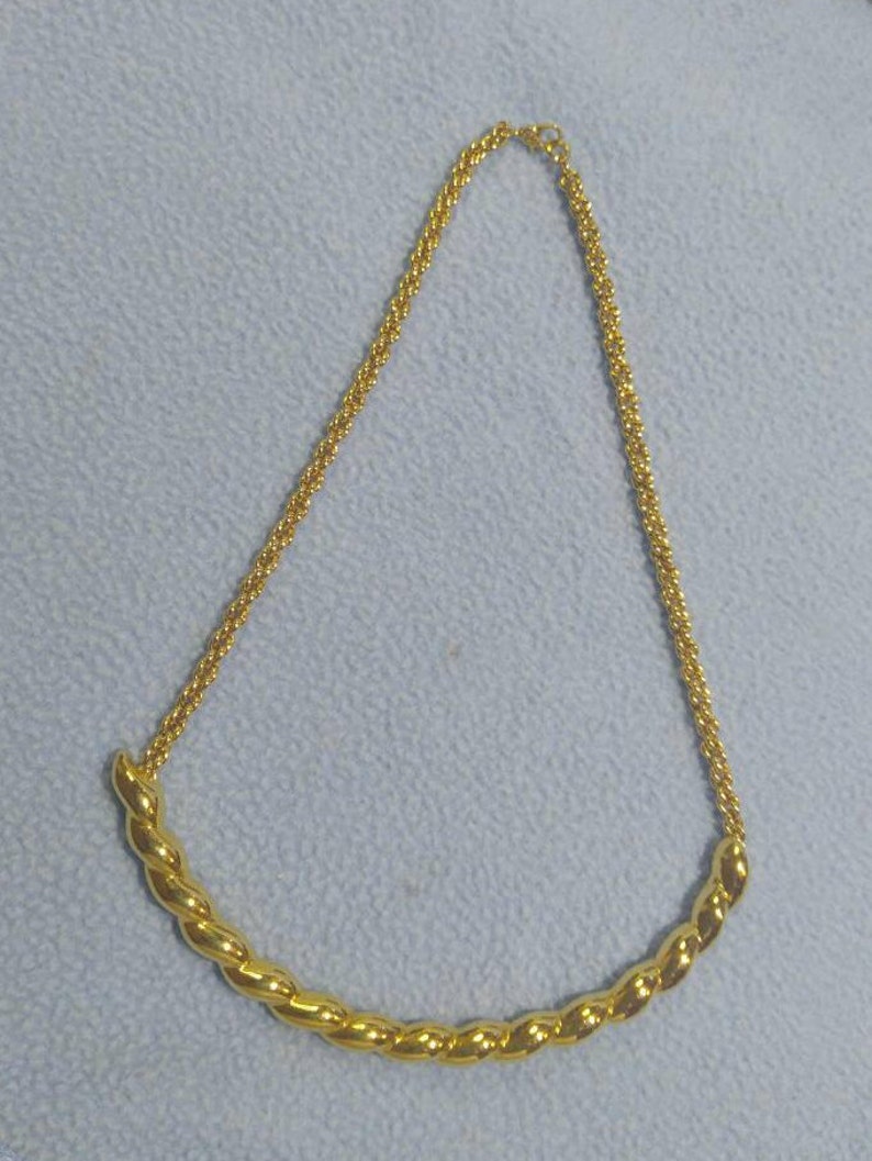 16 long Monet Goldtone Choker~ Twisted Bar on Spiral Chain