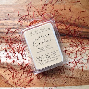 Saffron and Cedar Soy Wax Melts, Natural Scented Wax Melts 6 Cubes, Wax Warmer Melts, Home Fragrance, Hand Poured Wax Melts