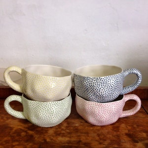 Dotted wide mug