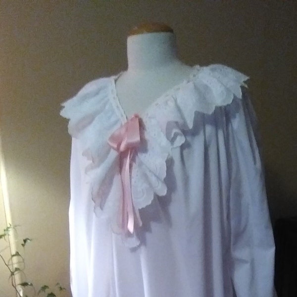 The Poetess Nightgown