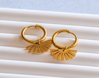 Gold Fan Huggie Hoop Earrings, Gold Huggie Earrings, Sun Charm Earrings, 18k Gold Plated, Gift Idea, Anniversary Gift, Valentines Gift