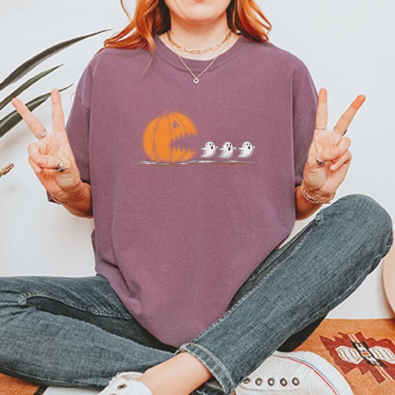Pumpkin Halloween Top, Cute Pumpkin Shirt, Adult Costume, Fall Fashion, Pacman Chasing Ghosts Unisex T-shirt, Vintage Style Shirt,Fall Style