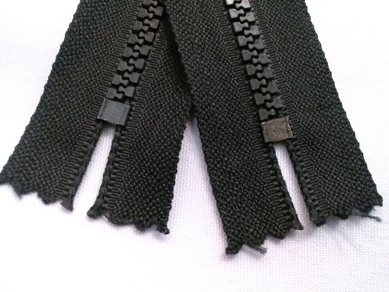 5 zippers 5 Black Molded Plastic Zippers 10 Inches 5mm Closed Bottom