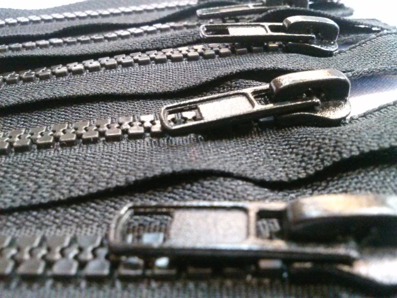 5 zippers 5 Black Molded Plastic Zippers 10 Inches 5mm Closed Bottom