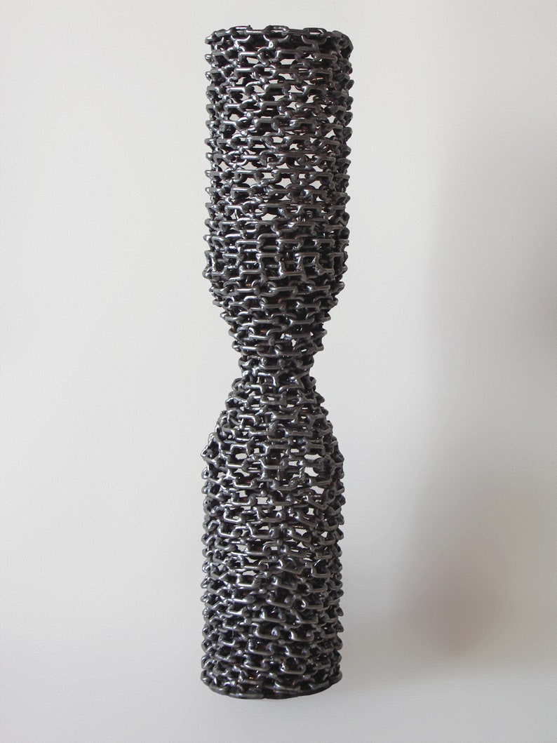 twisted hourglass