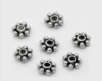 50 perles intercalaires fleurs 4mm en argent mat