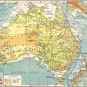 Puede incluir: Un mapa vintage de Australia y Nueva Zelanda, que muestra los diferentes estados y territorios. El mapa está codificado por colores para mostrar la elevación del terreno. El mapa también incluye un pequeño mapa insertado de Inglaterra y Gales.
