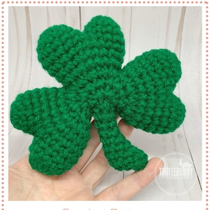 St. Patrick’s Day Crochet Pattern: No-Sew Plush Shamrock (Digital PDF Download)