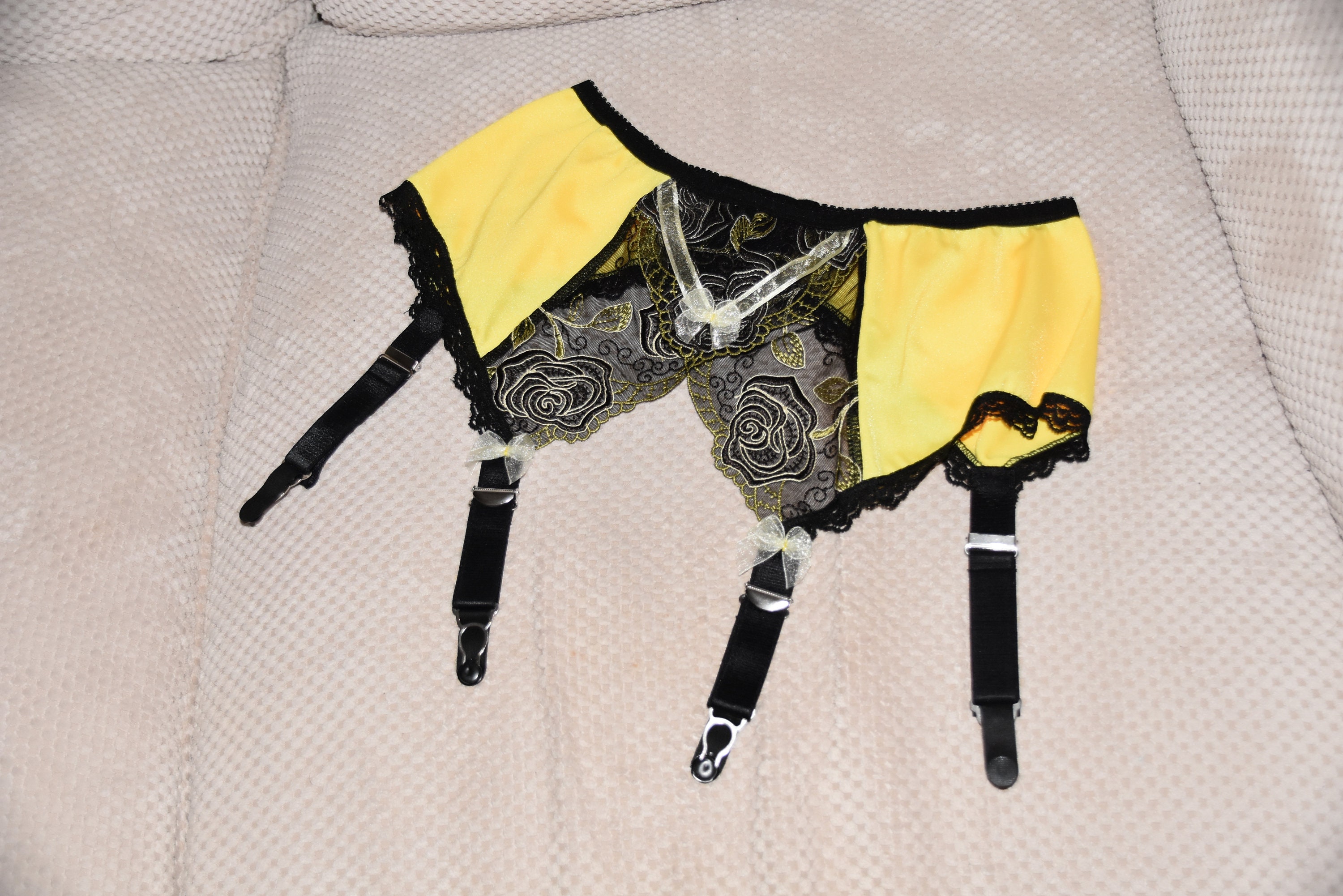 4 strap sexy yellow suspender belt / garter belt wonderful Etsy