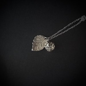 Silver blackberry and leaf necklace with 18&quot; / cm trace chain