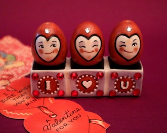 Valentine's Day One Piece S&P Shaker, I Heart You, Love,  Porcelain Eggs, Hand Painted, Allyson Nagel, A.N. Original