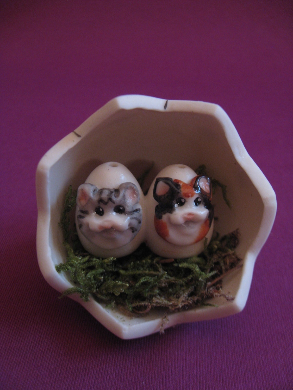 Kitty Cat Eggs Mini One Piece Salt And Pepper Shaker In Egg Etsy France