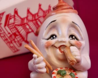 Comida china, comida para llevar, rollitos de huevo, huevo foo young, Allyson Nagel - A.N. Original Designs - Figuras de porcelana de Humpty Dumpty