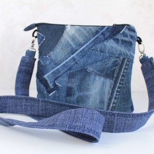 Sac pochette laniere Pochette jeans bleu Petite pochette a documents de voyage Cadeau pour femme Cadeau fille ete image 1