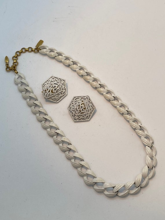 Vintage Monet white chain choker necklace, Vintag… - image 3