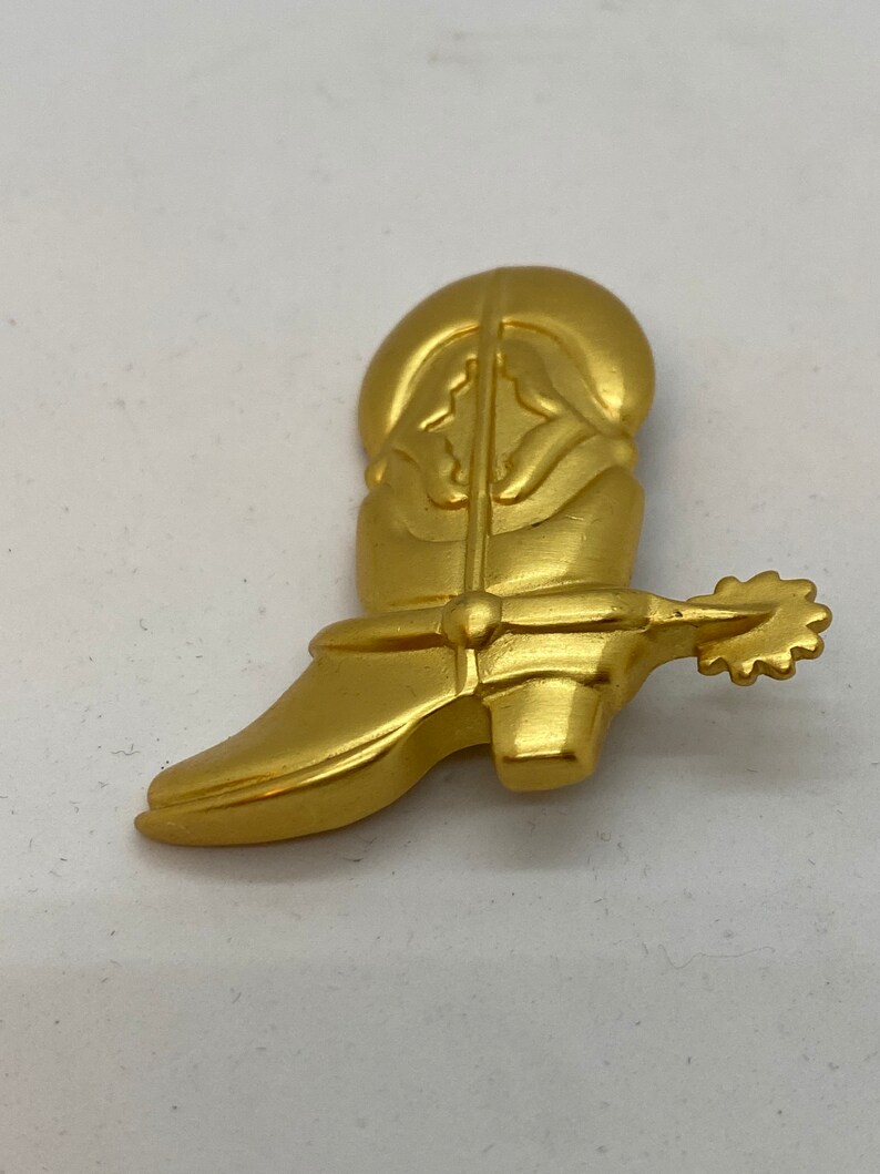25/% OFF TODAY Vintage Gold Tone Boot Brooch Dude Ranch Western Wear Retro Cowboy Boot Pin Fun Collectible Unisex Gift Whimsical Jewelry