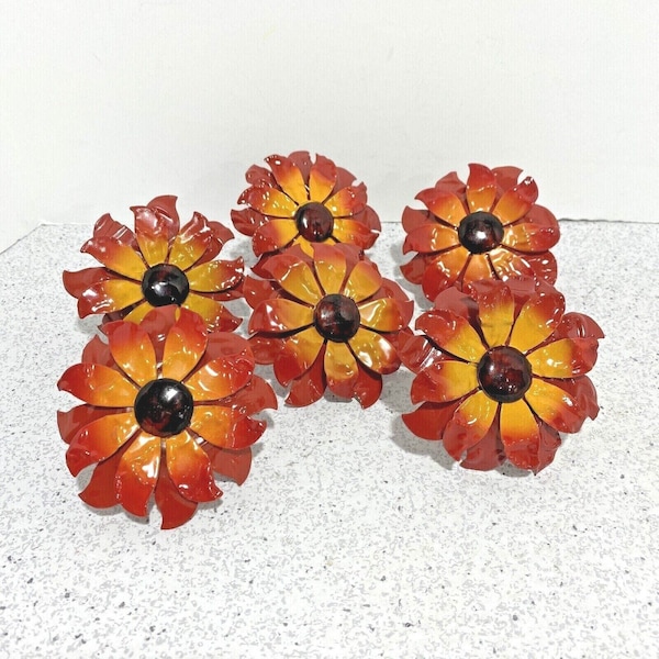 Vintage metal flower power napkin rings, Matching set of 6 napkin holders. Mod orange & red ombre table decor, 1970's kitchen kitsch gifts