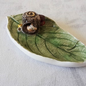 Keramische baby vos in boomstam bladschotel| Sleeping Fox Sieraden Lade| Animal Trinket Tray| Home Decoration Kleine Plaat| Miniatuur kunst