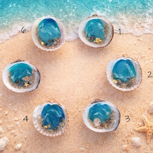 Muschel Harz Kunst Schlüsselanhänger - Miniatur Küstenlandschaft - Strand in Muschel - Meer kleines Geschenk