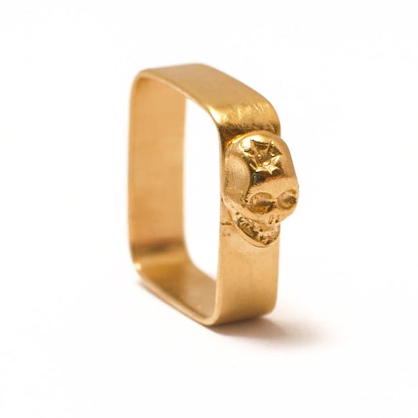 Bague carrée en vermeil or jaune 24 carats / Cabochon Skull - Tête de mort