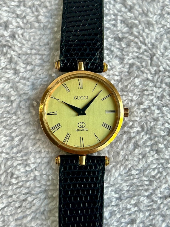 Vintage 30mm Gucci Gold Plated and Steel Swiss Made Quartz  display picture 3