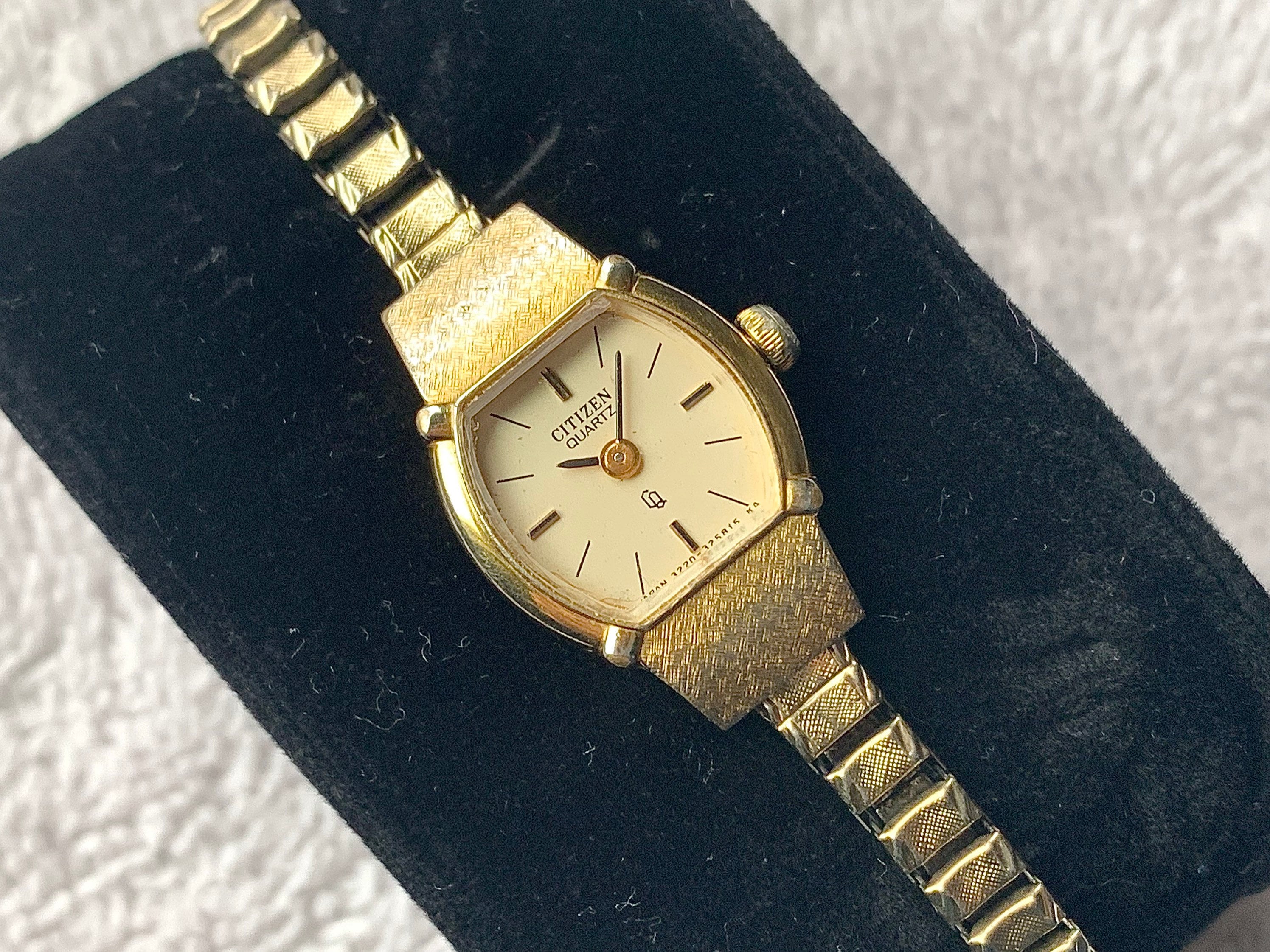 Vintage Citizen CQ Gold Plated Stainless Steel Quartz Ladies  display picture 2
