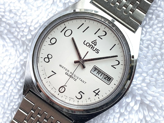 New Old Stock NOS Lorus Day/date Stainless Steel Quartz  display picture 3