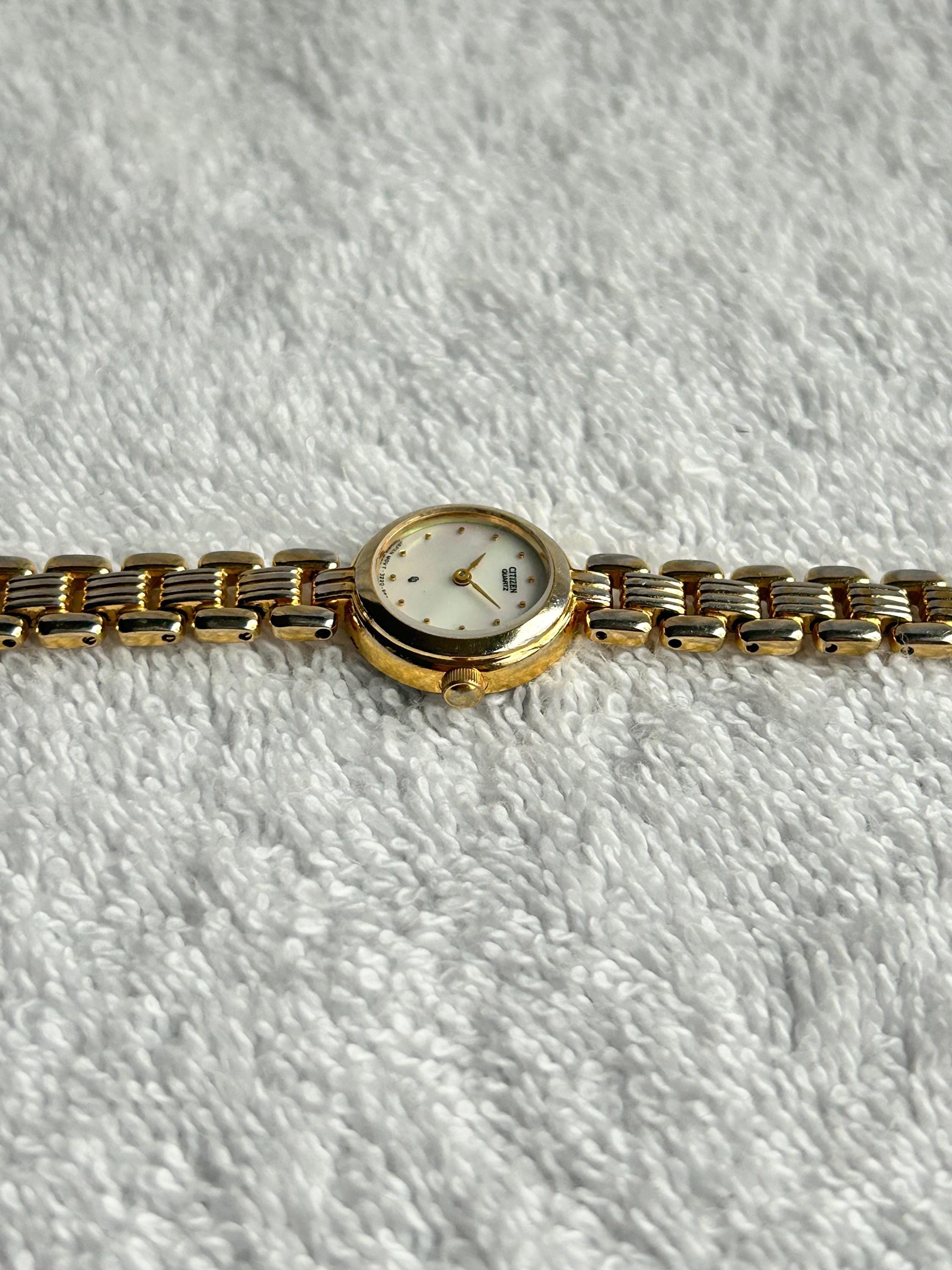 Vintage Citizen Mother of Pearls Gold-plated Stainless-steel 
