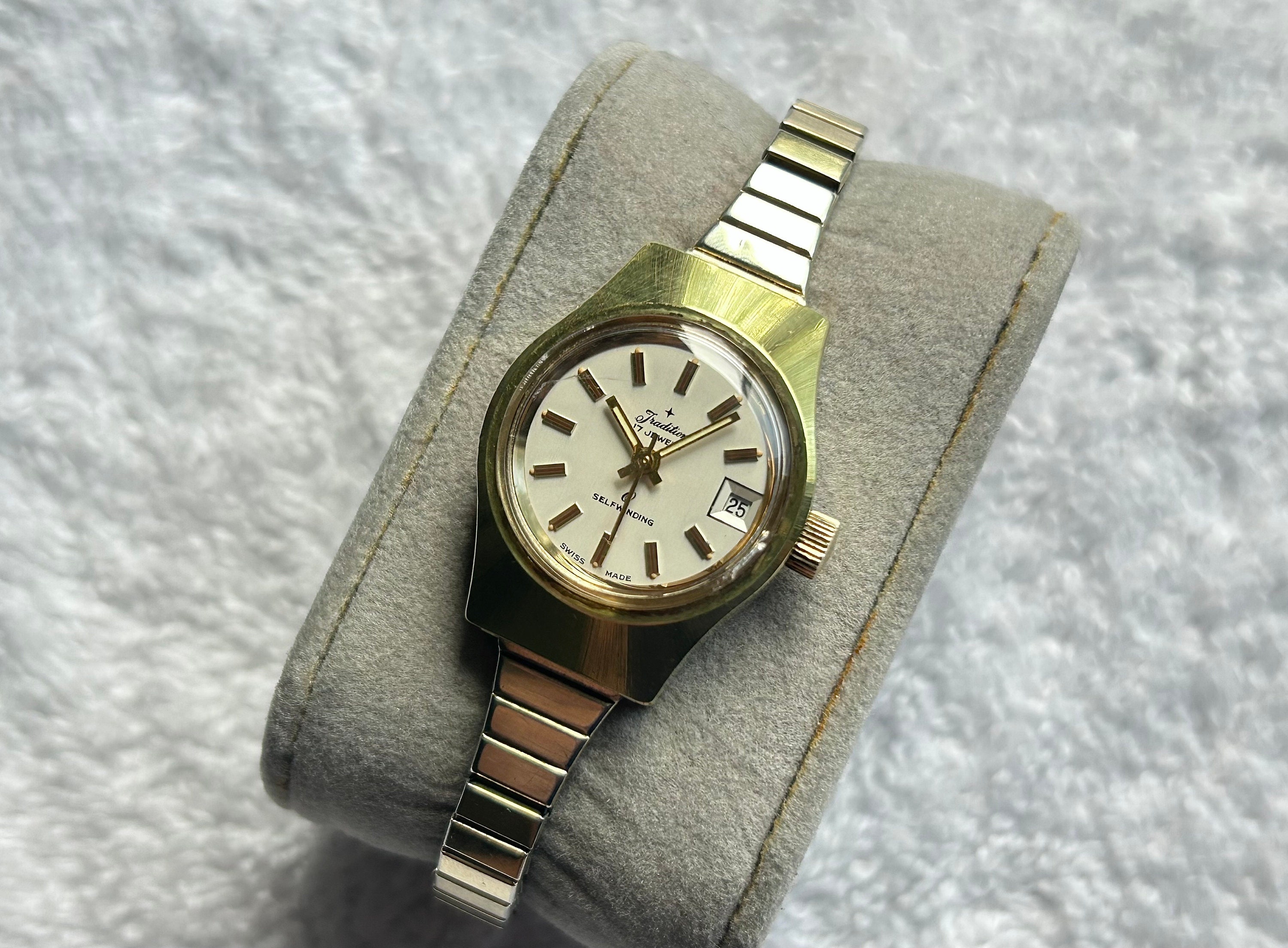 Vintage Tradition 17 Jewels Automatic Gold Plated Ladies  display picture 3