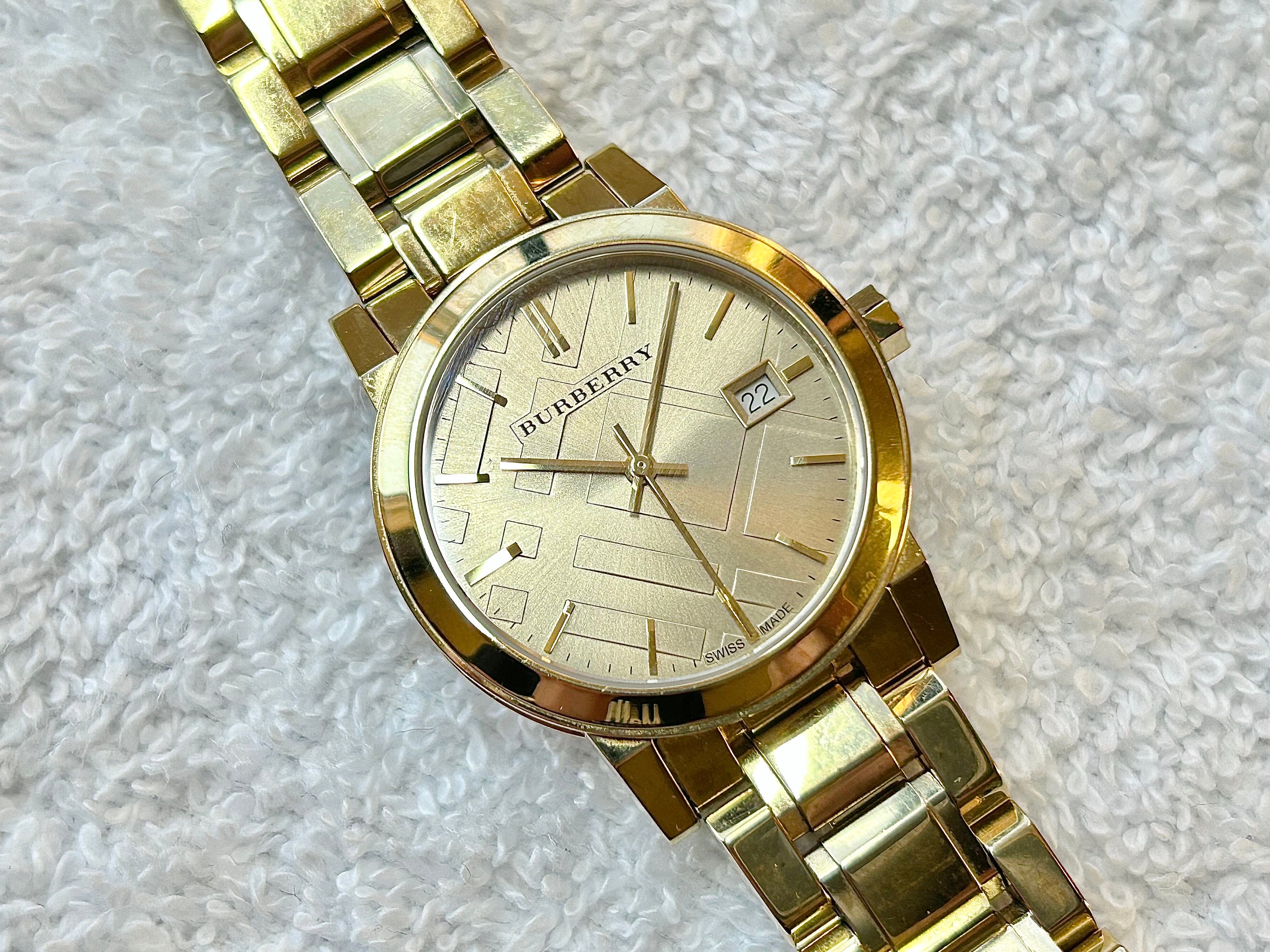 Burberry Quick Set Date Gold Plated Quartz Ladies Swiss Made Burberry Quick Set Date Gold Plated Quartz Ladies Swiss Made
