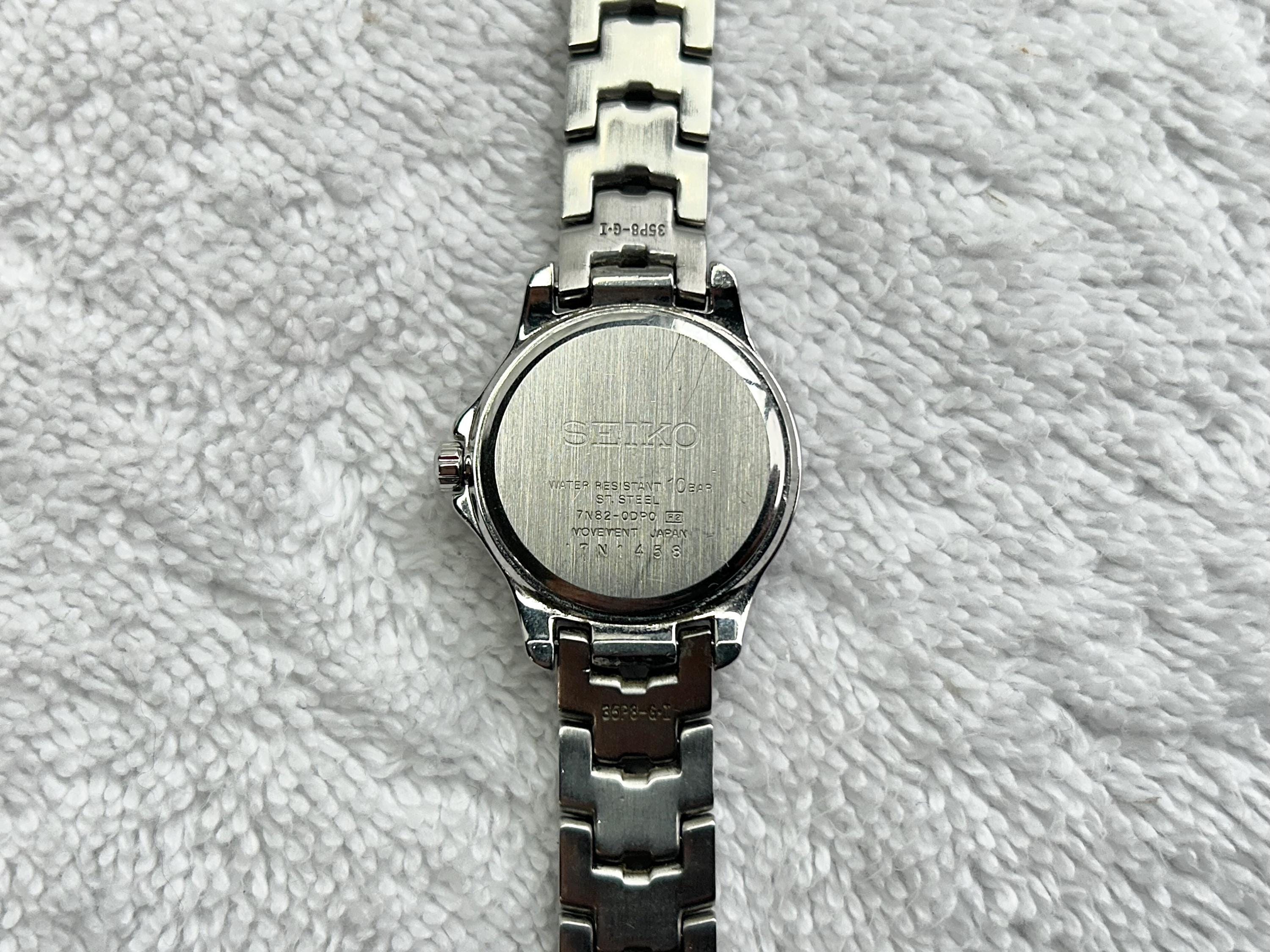 COPY - Seiko lady battery water resistant 100m stainless steel w/date Seiko Ladies Essentials Collection Quartz SWR075 “Olive  main image 2