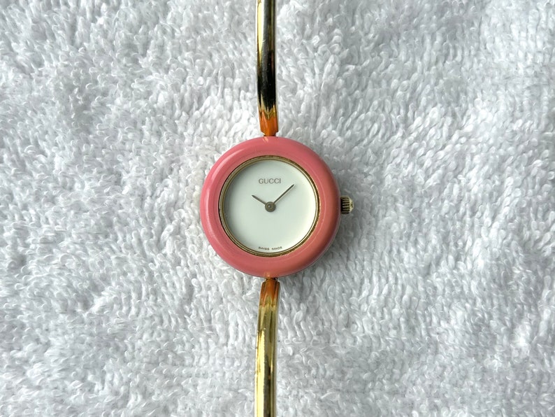 Rare 90s Gucci Bangle Gold Plated Quartz Ladies Swiss Made Watch with Box and Interchangeable Bezels image 2