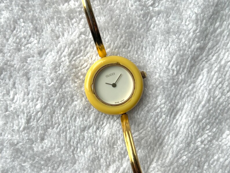 Rare 90s Gucci Bangle Gold Plated Quartz Ladies Swiss Made Watch with Box and Interchangeable Bezels image 7